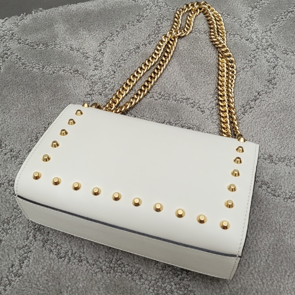 *SOLD* Gucci Pearl Padlock Bag - Picture 5 of 12